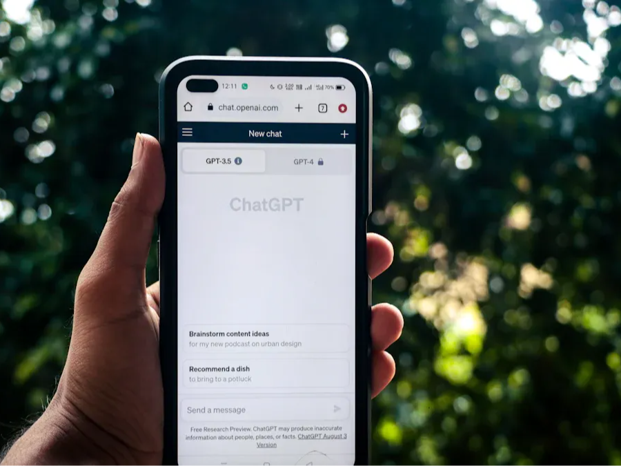 AI Advantages and Disadvantages for Everyday Use